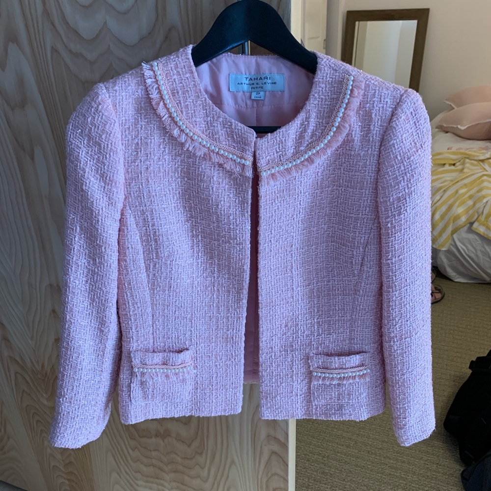NEVER WORN Light pink textured blazer with pockets
